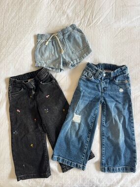 Cat & Jack girls Bundle of 3 denim bottoms size 3T